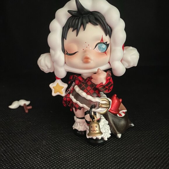 POPMART Skull Panda - Picture 2 of 4